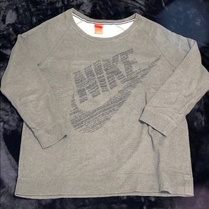 NIKE women’s crew neck